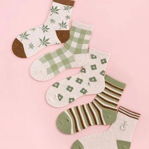 🎄Green graphic crew socks